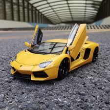 Lamborghini Aventador – 1:32 Die-Cast Model