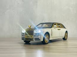 Rolls Royce Phantom – 1:24 Die-Cast Model Car