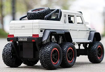 Mercedes-Benz G63 AMG 6x6 1:22 Die-Cast Scale Model